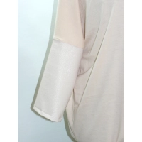 Bluzka Camea kremowa z błyszczącym panelem - styl Oversize